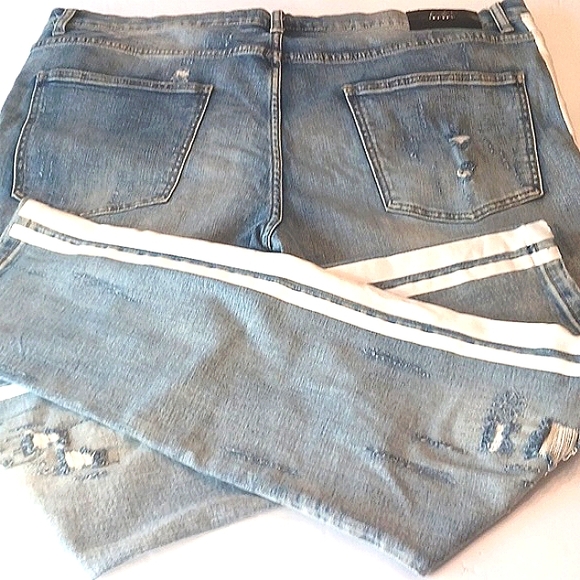 DAMATI Distressed Men's Uniquely Designed Upscale Blue Jeans Size 42 × 44 - Picture 4 of 15